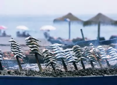 Sardinen am Strand Playamar, Costa del Sol