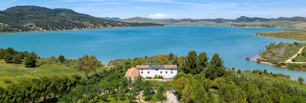 Appartments für 2 mit Seeblick im restaurierten andalusischen Finca im Seengebiet von Malaga