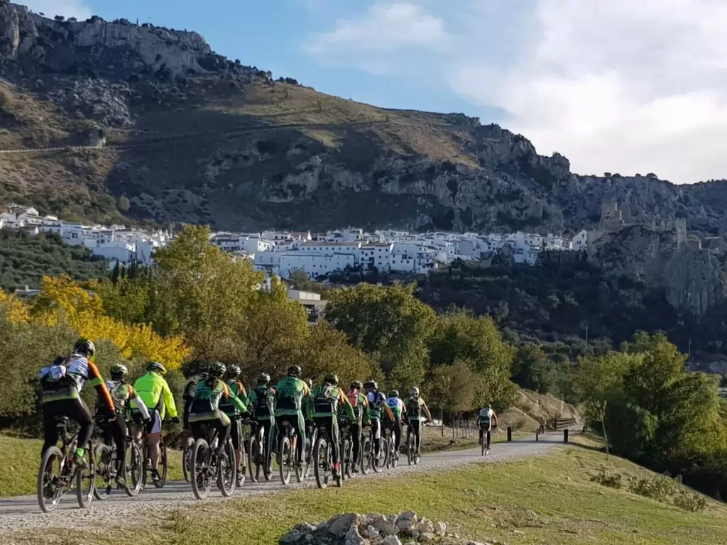 Naturschutzgebiet mit Bergen und Wäldern im südlichen Teil der Provinz Cordoba – wo man oft ganz allein unterwegs ist!