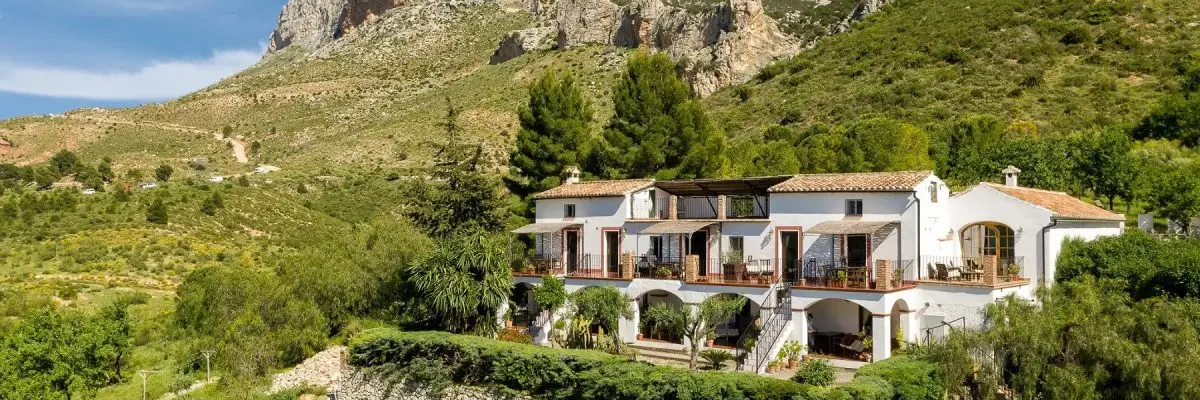 Tolle andalusische Finca im Naturschutzgebiet direkt am See