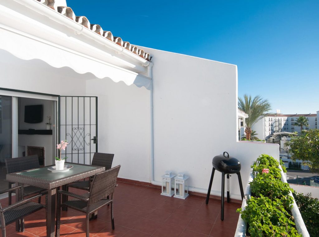 Super-schöne, renovierte Ferienwohnung für 4 Personen mit Schwimmbad nähe Puerto Banus, Marbella