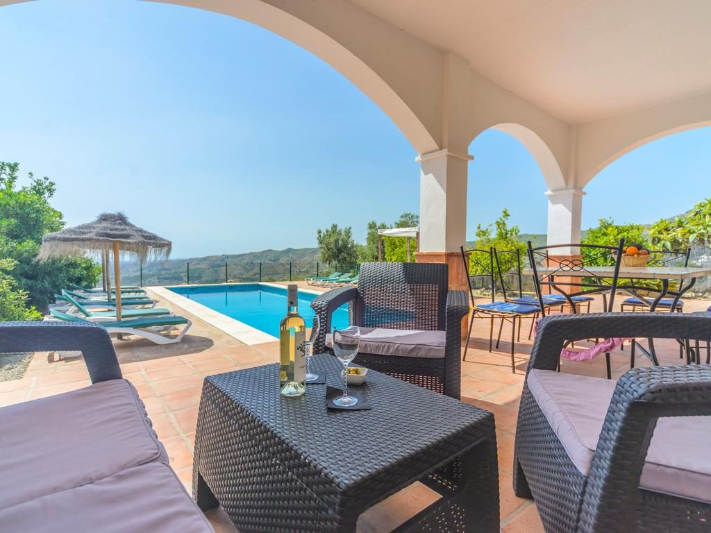 Fantastischer Villa für 8-12 Personen mit beheiztem Pool und tolle Aussicht in der Nähe des typisch spanischen Dorfes Comares