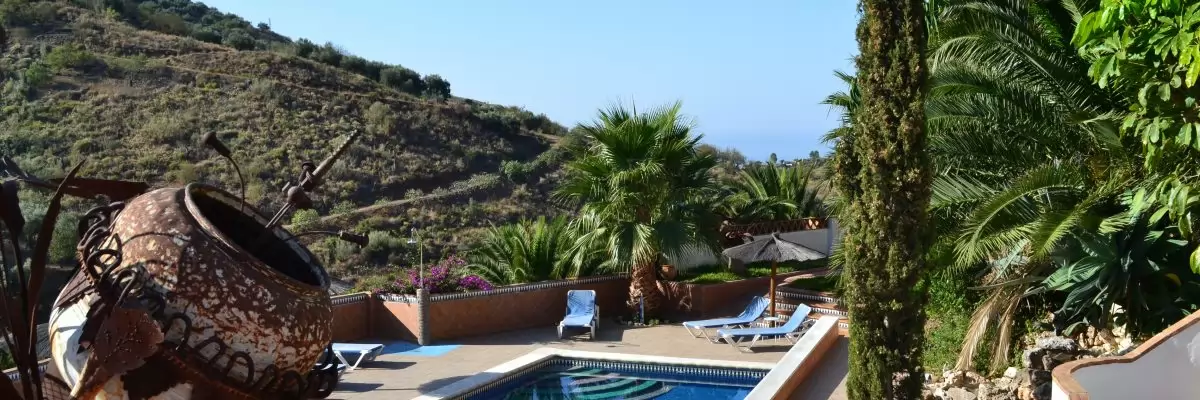 Bungalows mit Meerblick & Pool bei Arenas östlich von Malaga