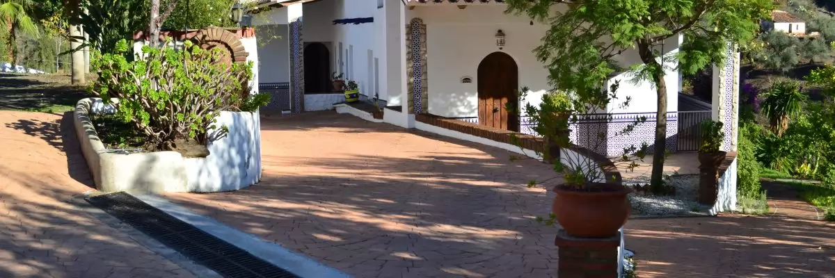 Bungalows mit Meerblick & Pool bei Arenas östlich von Malaga