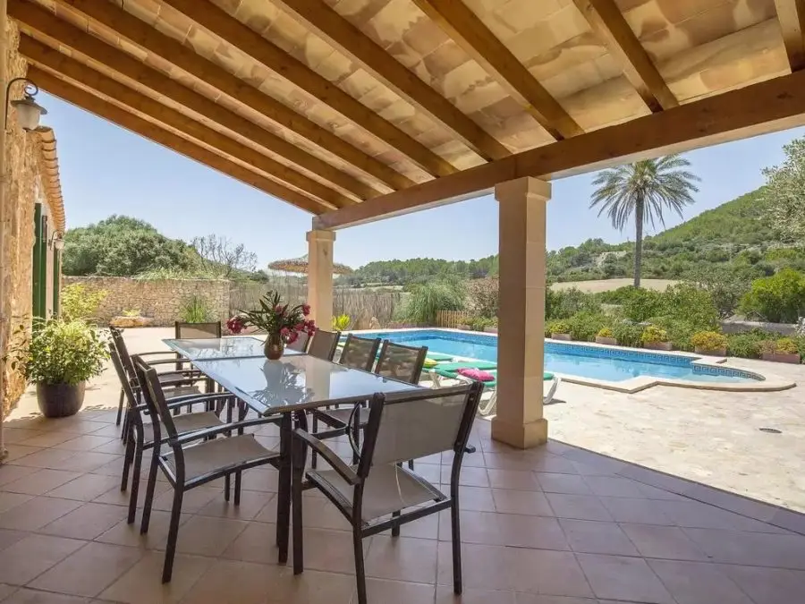 Terrasse beim Pool