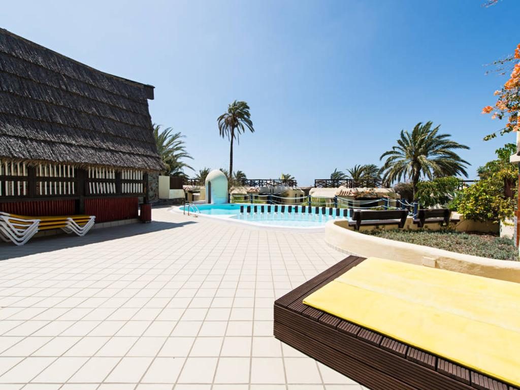Schöne Villa für 4-6 Personen mit fantastischer Terrassen, Pool und Meerblick