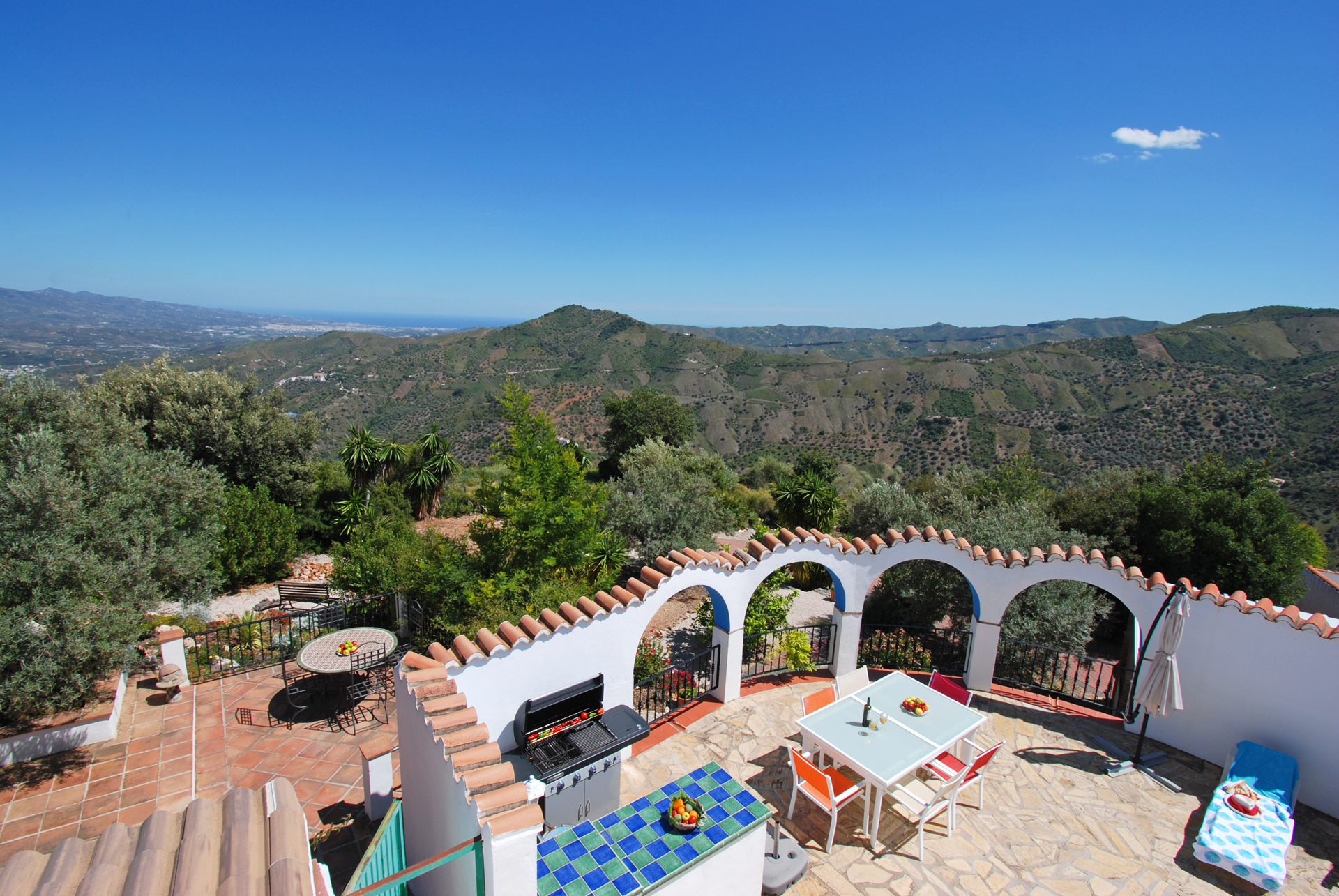 Super-schöne Finca für 4-6 Personen mit absoluter Privatsphäre, privatem Pool, Jacuzzi in der Nähe vom Dorf Comares