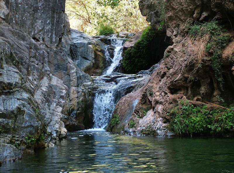 Unglaublich schöne, natürliche Steinpools im Naturpark Sierra de las Nieves