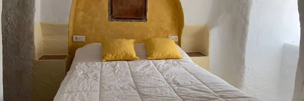 Traditionelle Höhlenhäuser im Höhlenhausgebiet von Baza