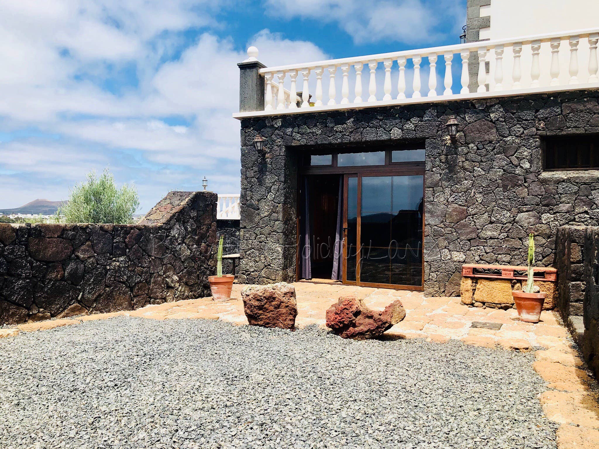 Neugebautes Landhaus für 2-5 Personen mit tollen Ausblick über den zentralen Teil von Lanzarote