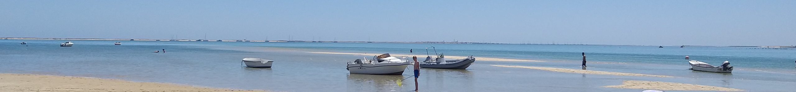 Strand bei Ebbe an der Algarve