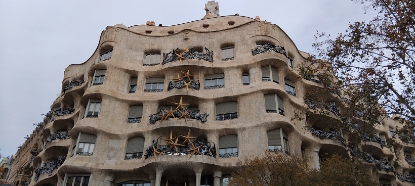 Gaudís Casa Miló, auch bekannt als La Pedrera